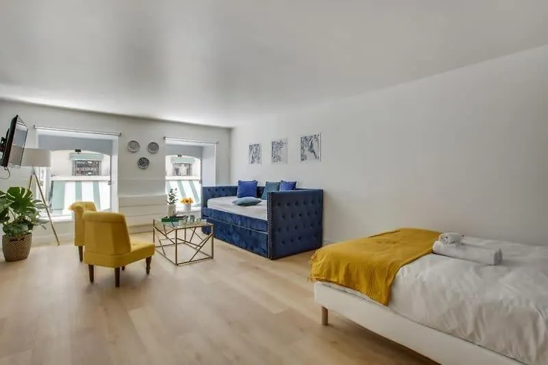 Modern French Studio Charm In The City Apartamento Paris